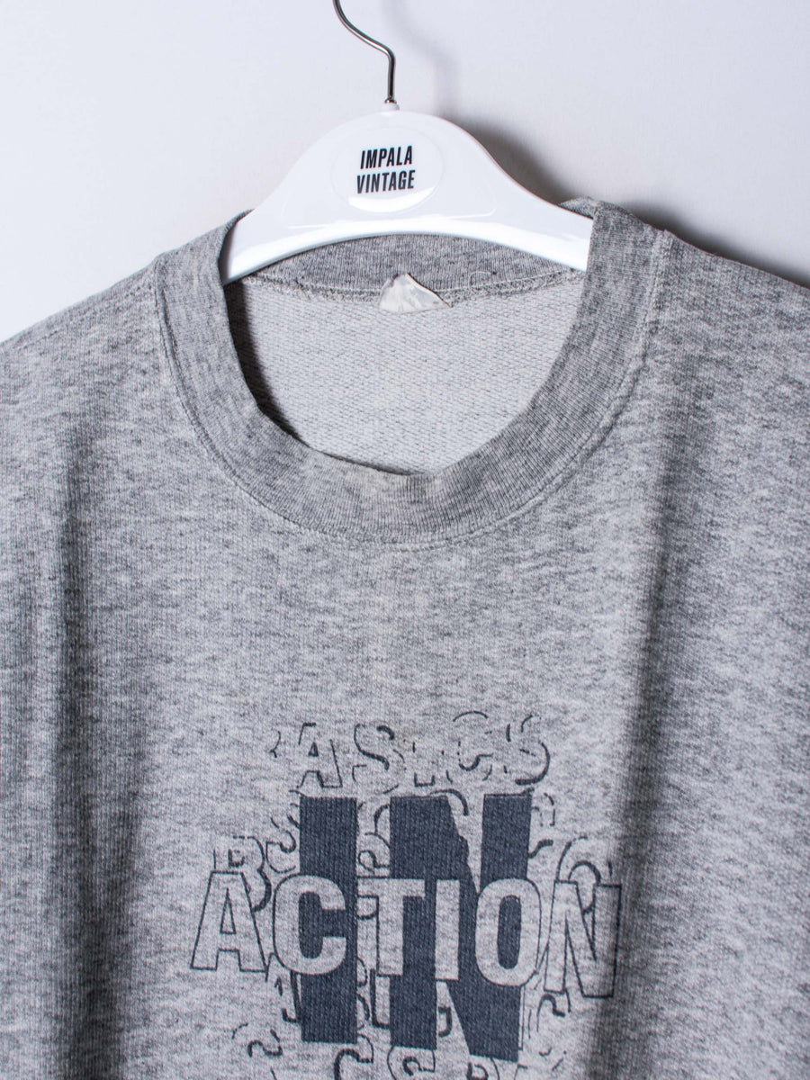 Basic in Action Sweatshirt